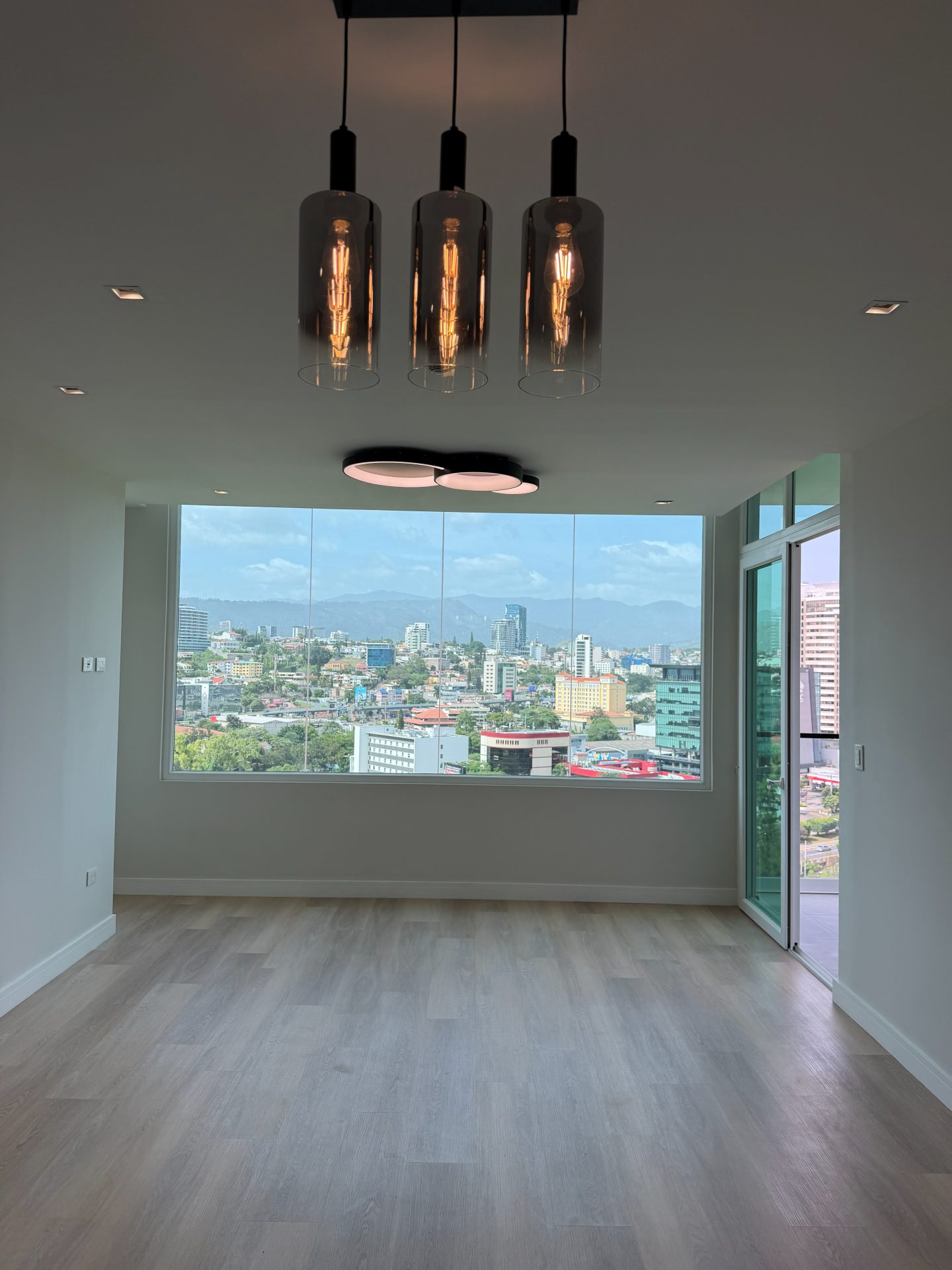Apartamento en Torre Avalon