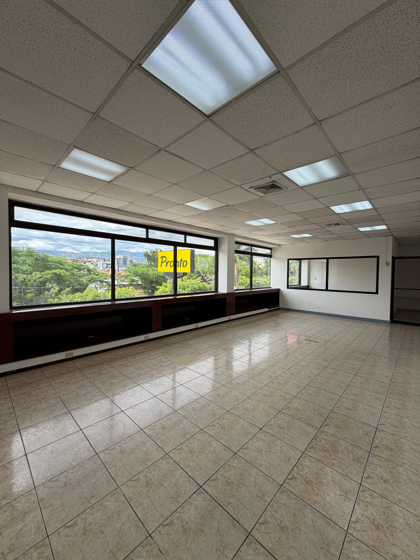 Edificio corporativo en Bulevar Suyapa