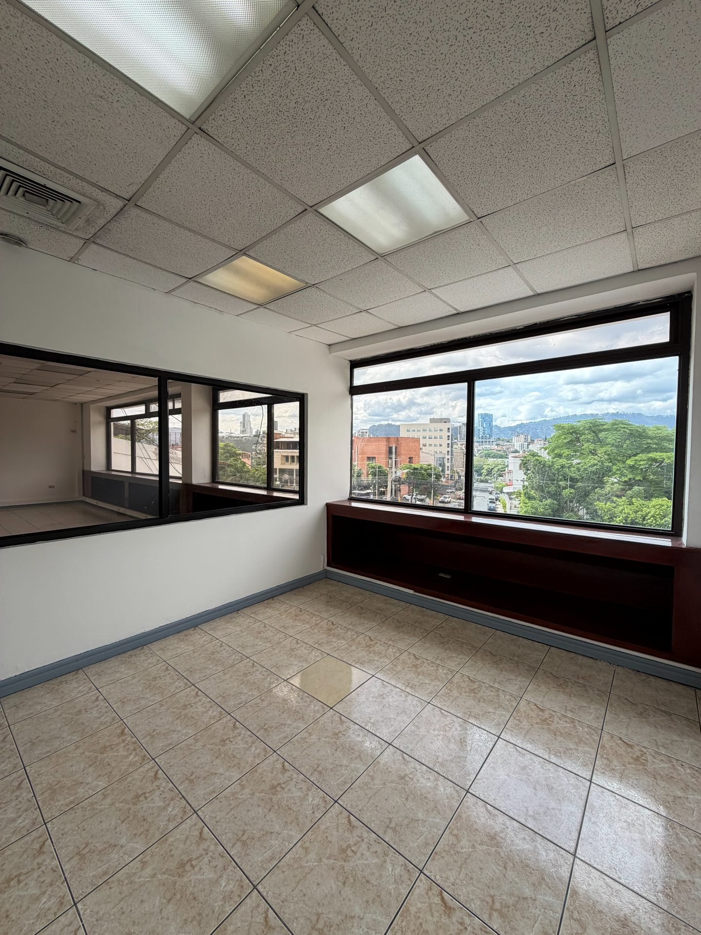 Edificio corporativo en Bulevar Suyapa