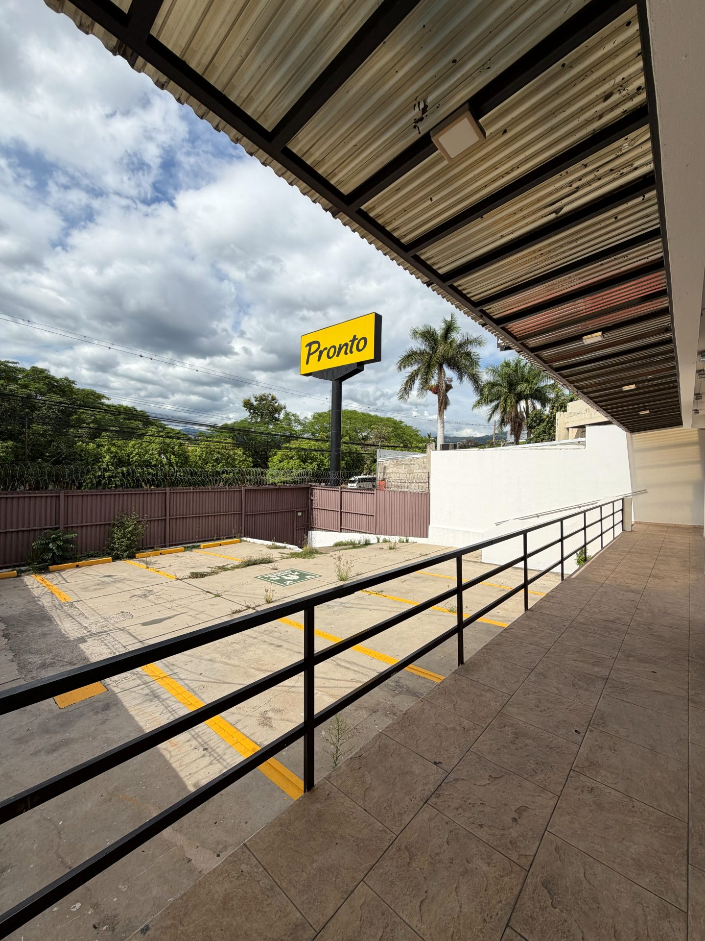 Edificio corporativo en Bulevar Suyapa