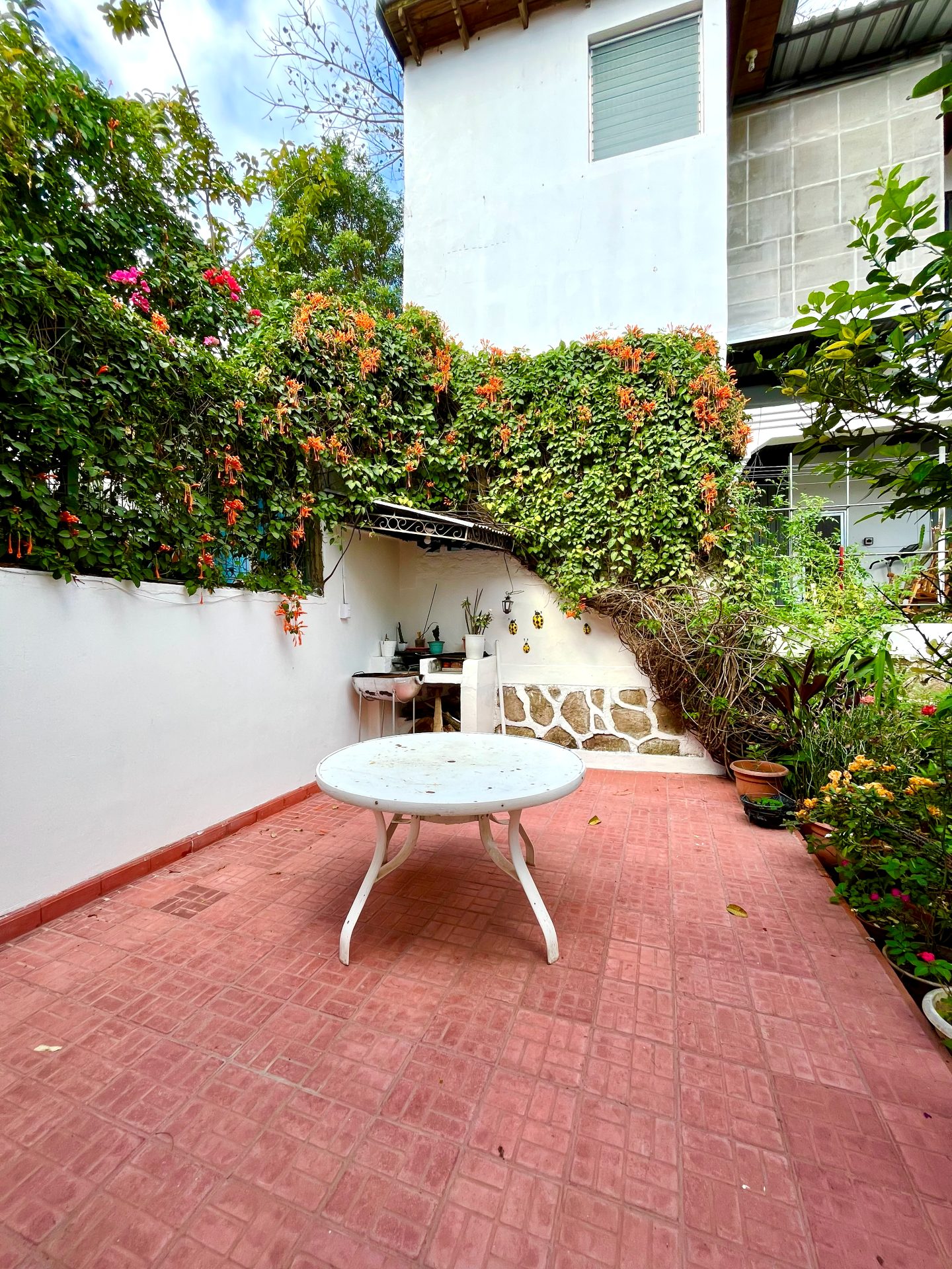Casa con apartamento en Colonia Interamericana