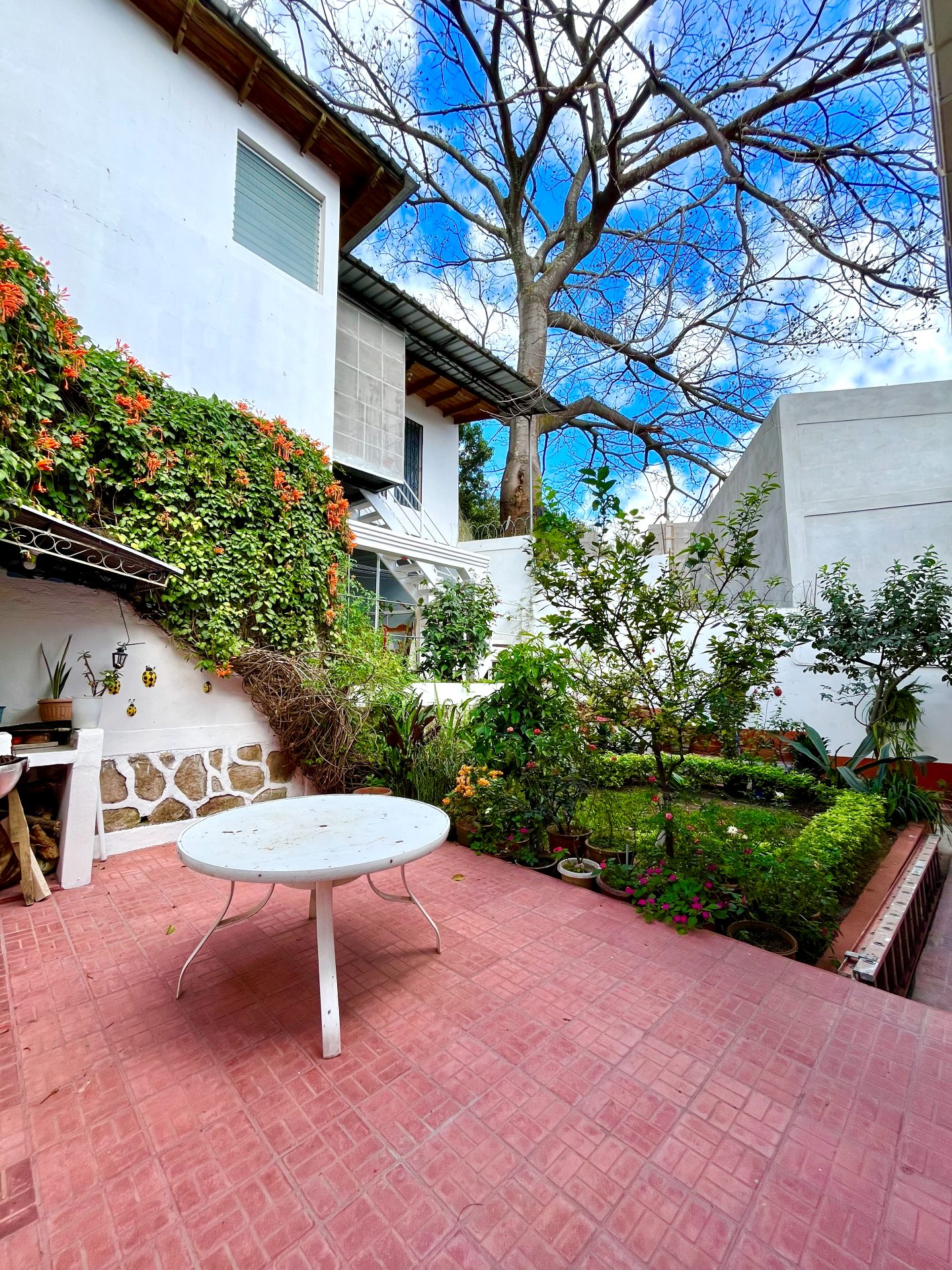 Casa con apartamento en Colonia Interamericana