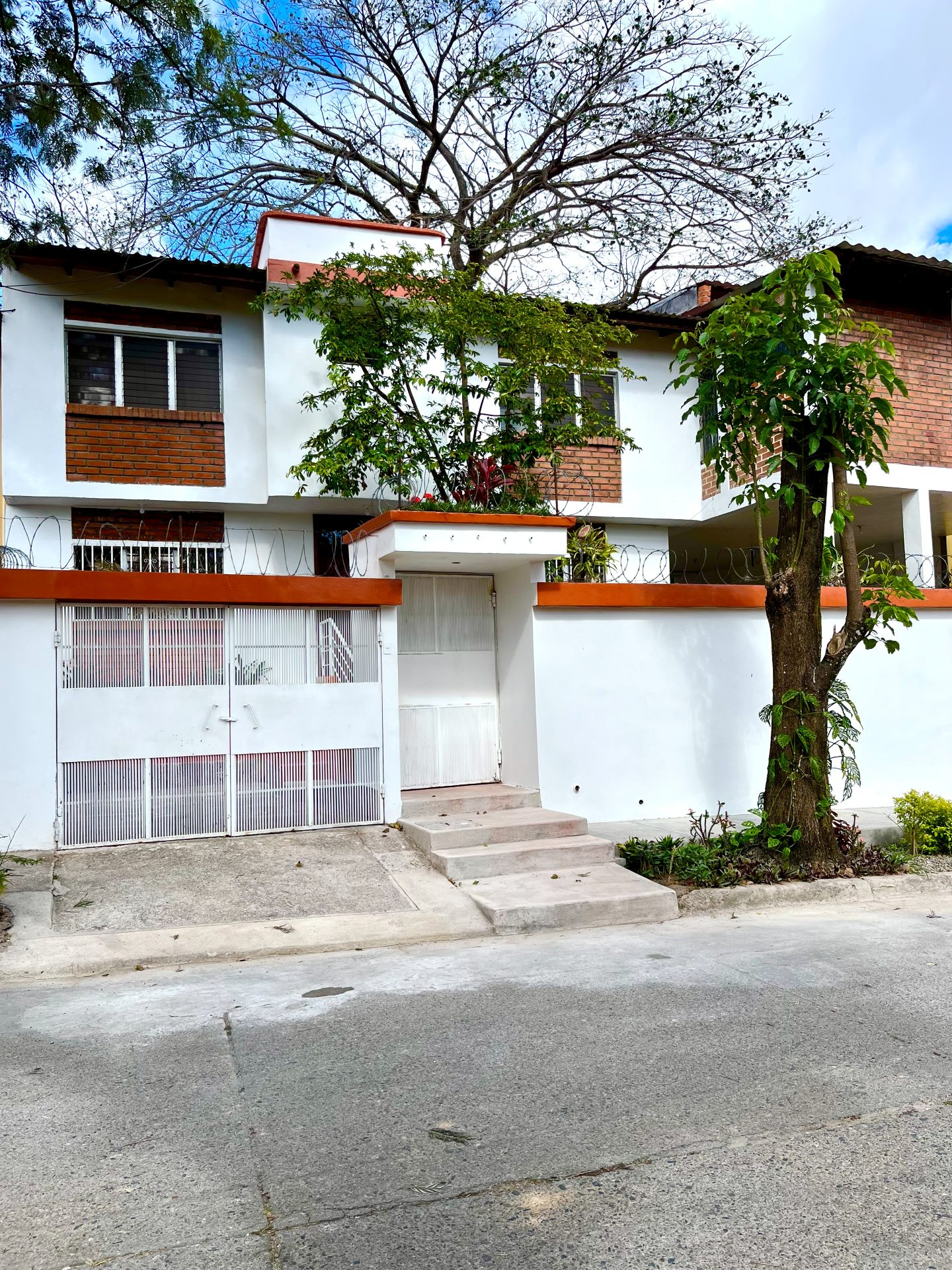 Casa con apartamento en Colonia Interamericana