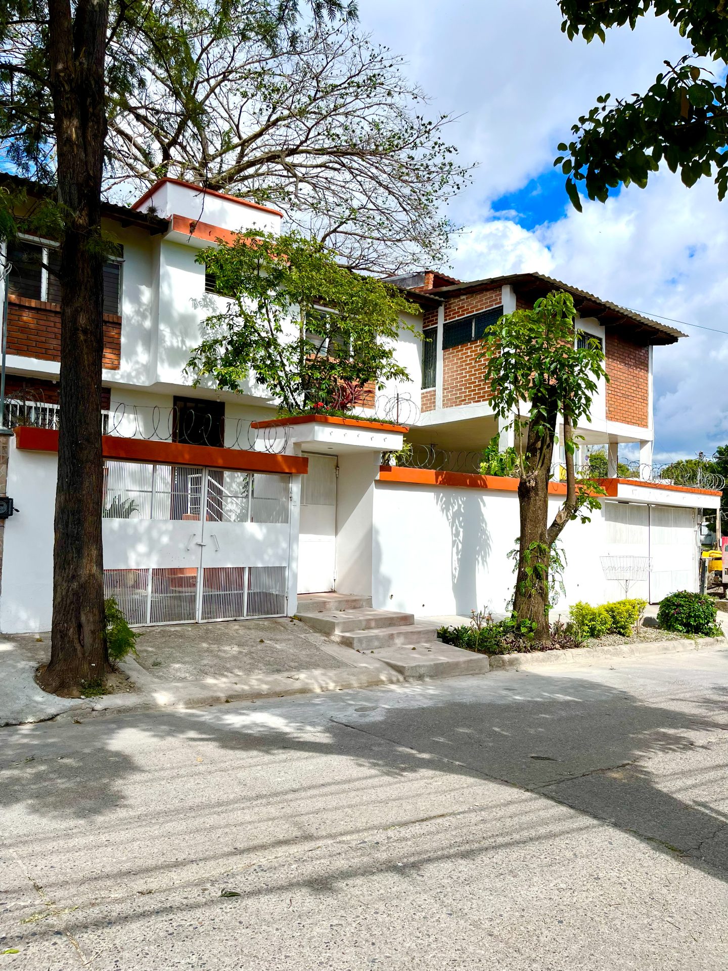 Casa con apartamento en Colonia Interamericana