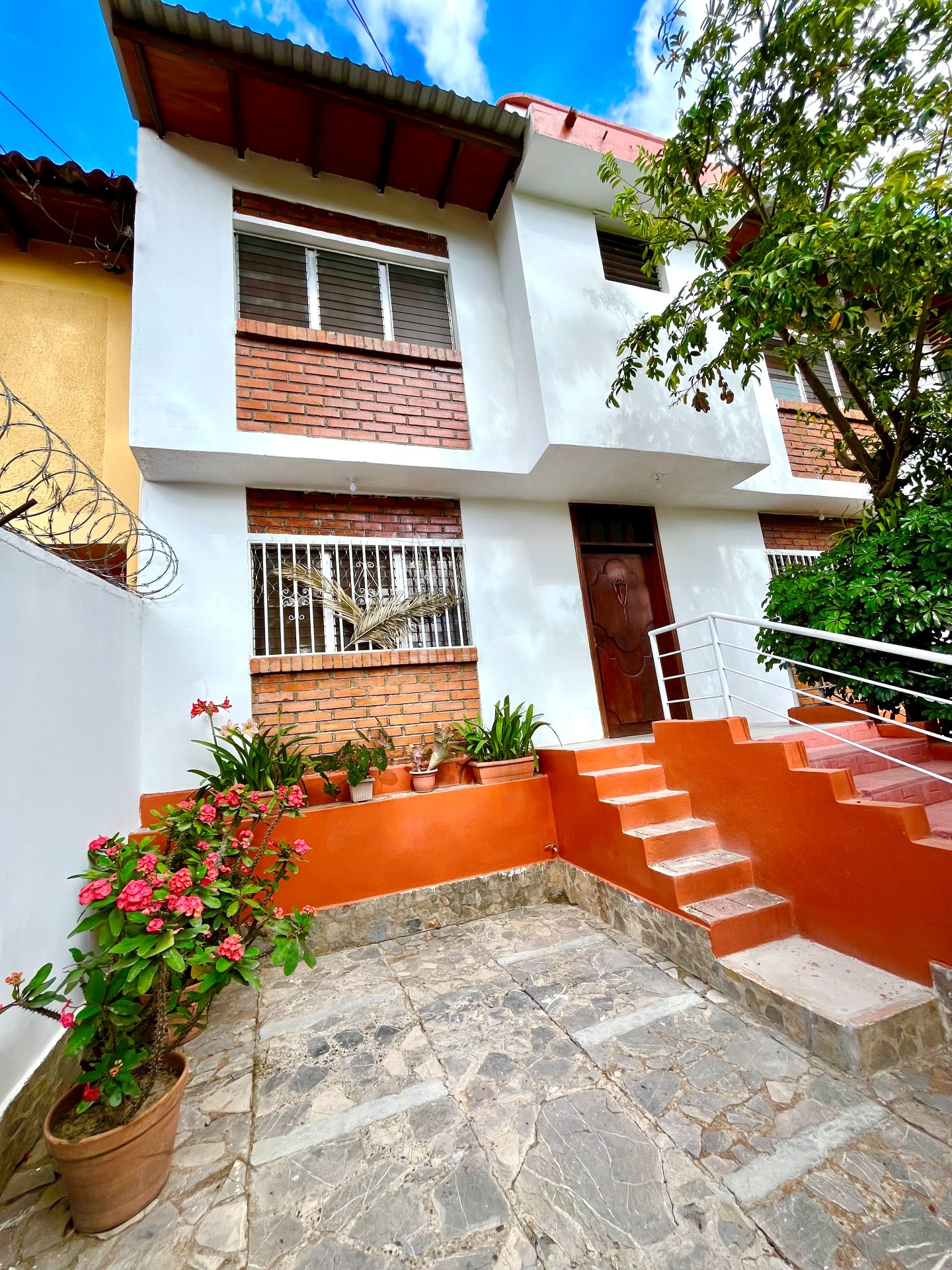 Casa con apartamento en Colonia Interamericana
