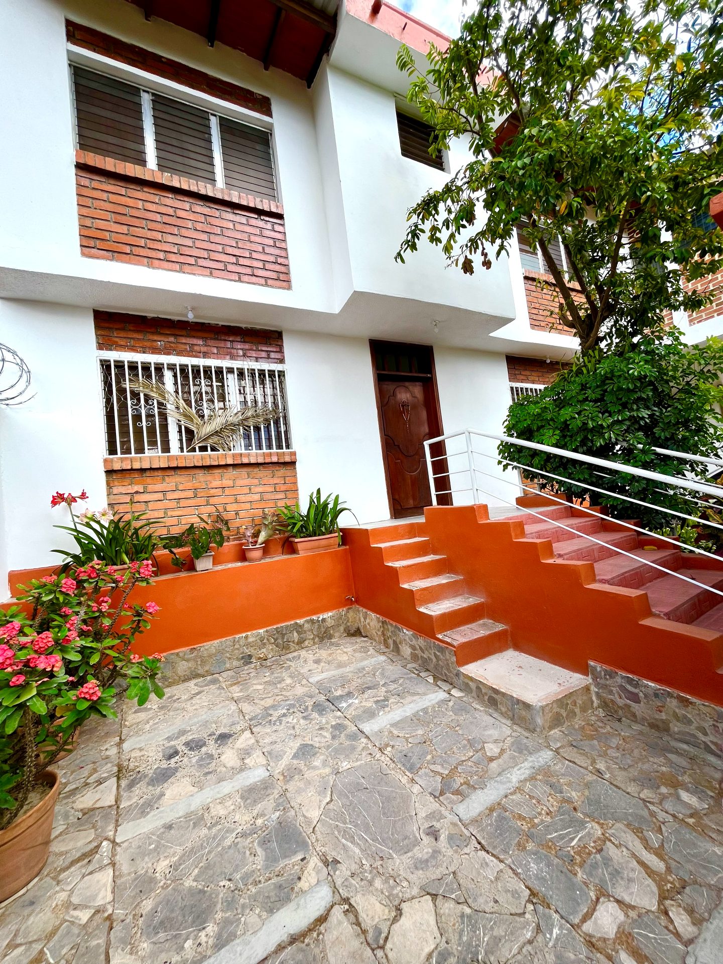 Casa con apartamento en Colonia Interamericana
