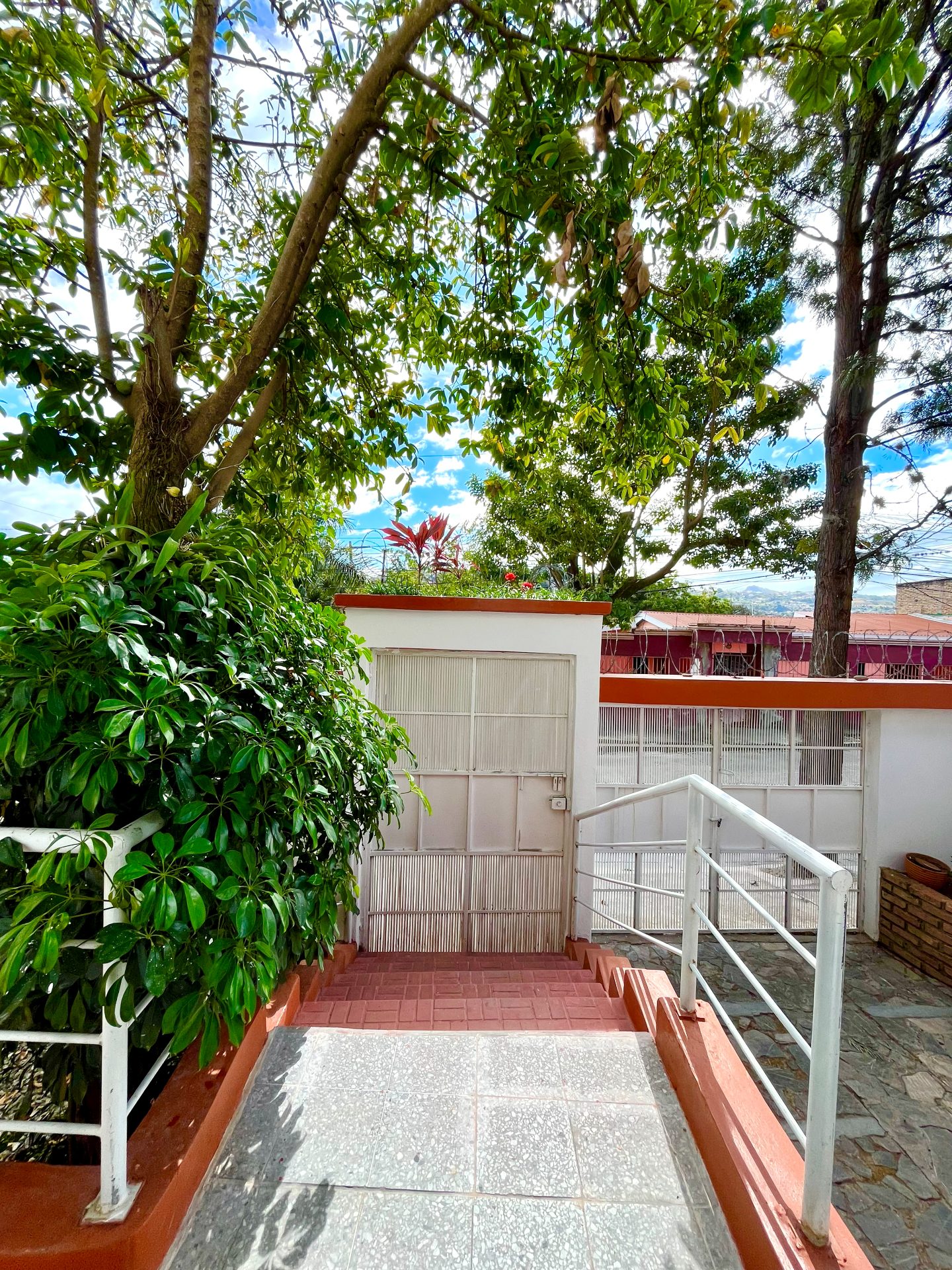 Casa con apartamento en Colonia Interamericana