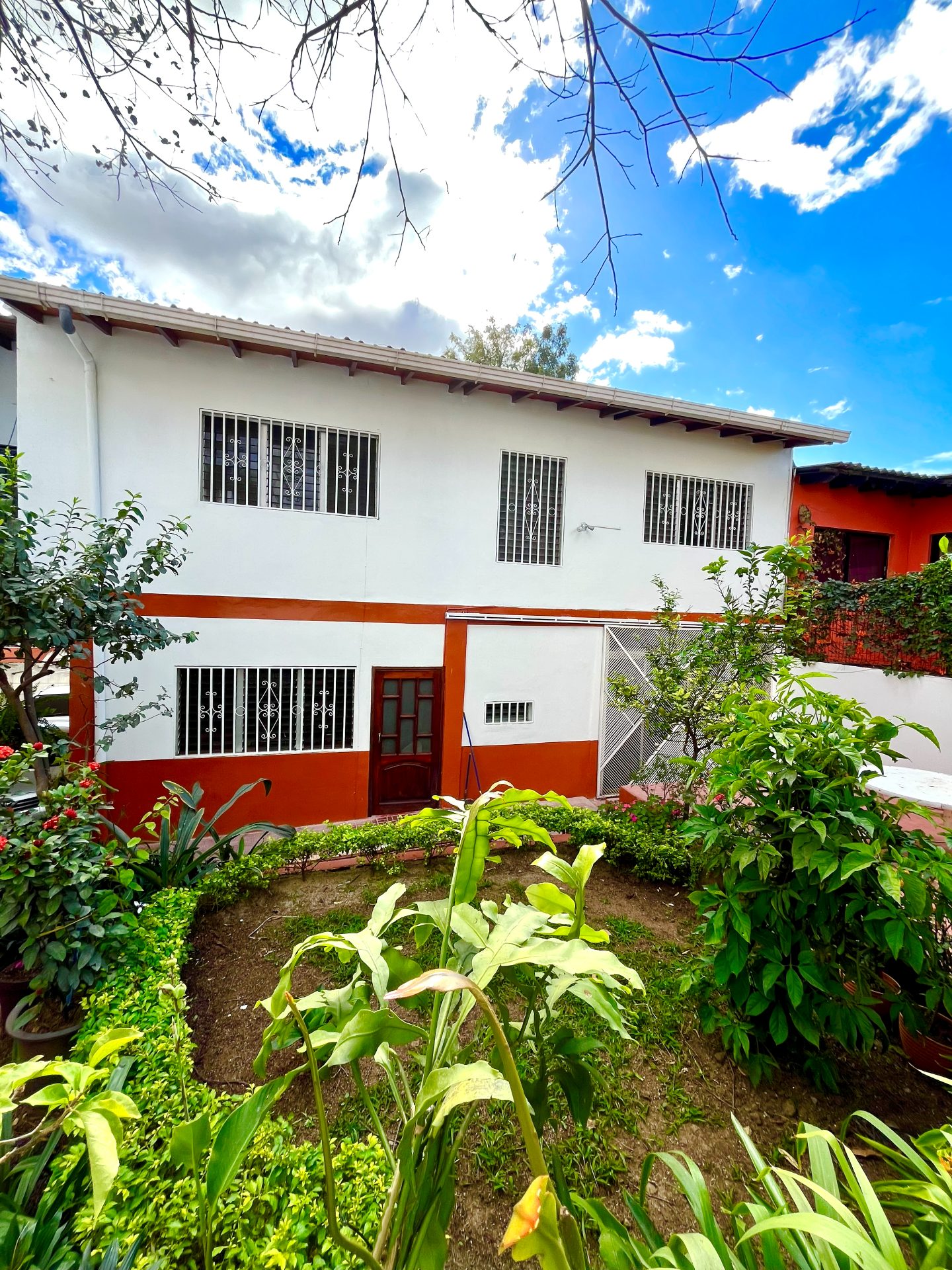 Casa con apartamento en Colonia Interamericana
