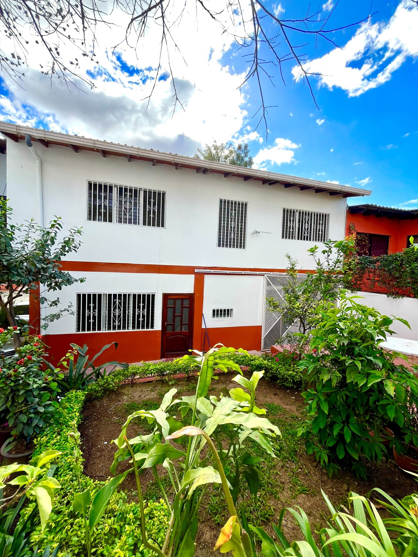 Casa con apartamento en Colonia Interamericana
